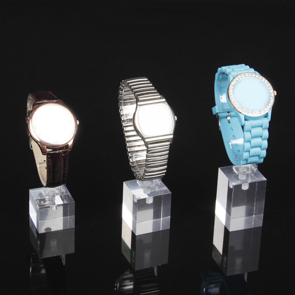 Jewelry And Watches Inc - 3個入り C字型アクリル製腕時計展示スタンド。高級感のある滑らかな仕上げで、高さ調節可能な鉄製フレーム。腕時計やブレスレットの展示に最適。