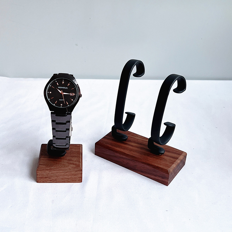 木製C型ウォッチホルダー、無垢材ジュエリーディスプレイスタン - Jewelry And Watches Inc のレビューと価格