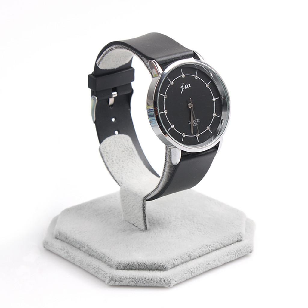 ジュエリーディスプレイスタンド ベルベット製ブレスレットオー - Jewelry And Watches Inc のレビューと価格